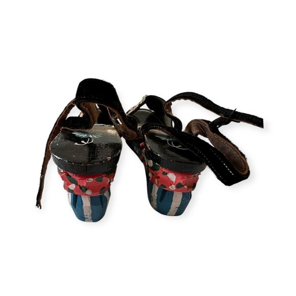 Vintage Filipino Hand Painted Wooden Wedge Sandals – 1940s bakya-inspired sandal - Picture 7 of 14
